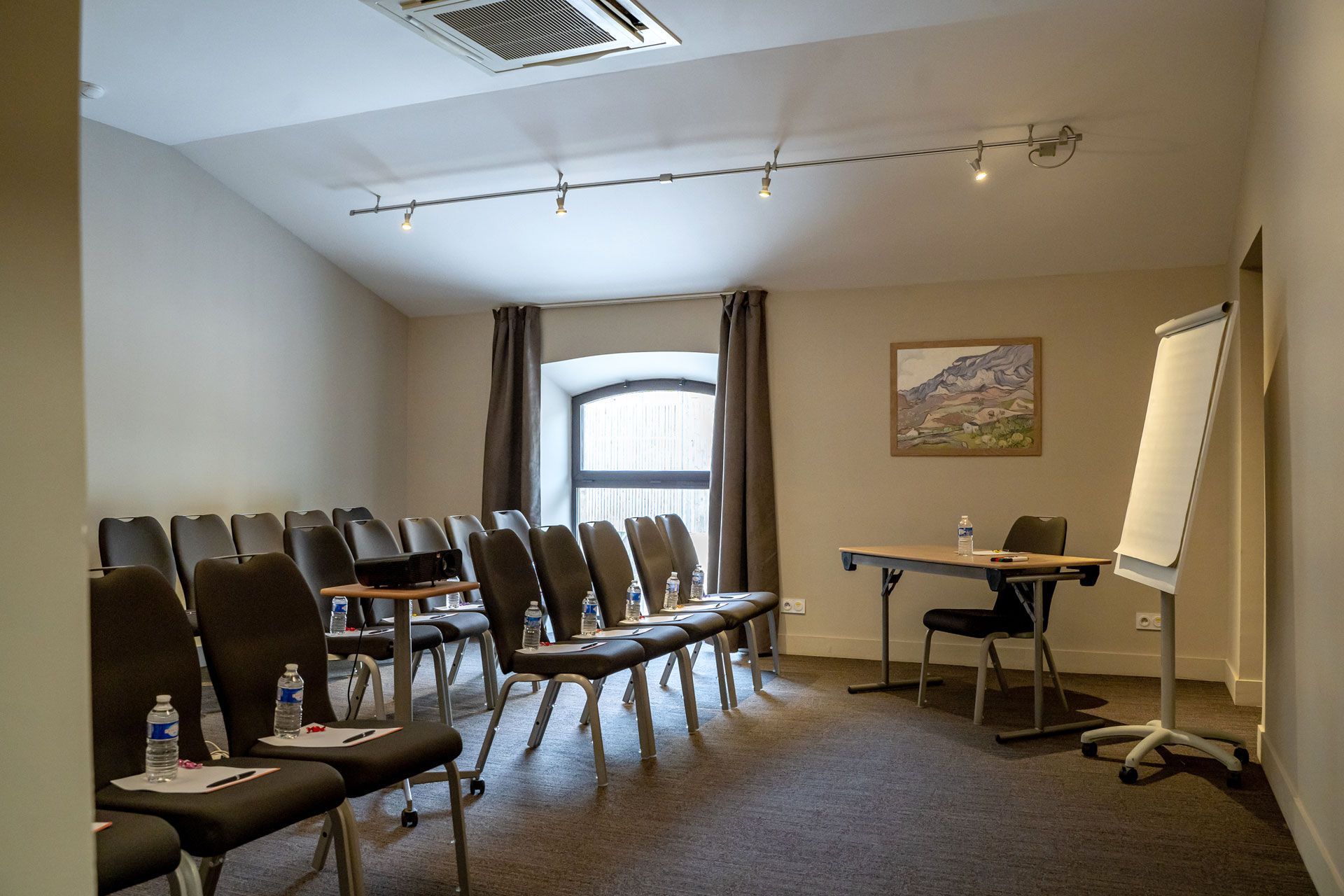 31m² Meeting Room for Seminars & Corporate Events in Mallemort
