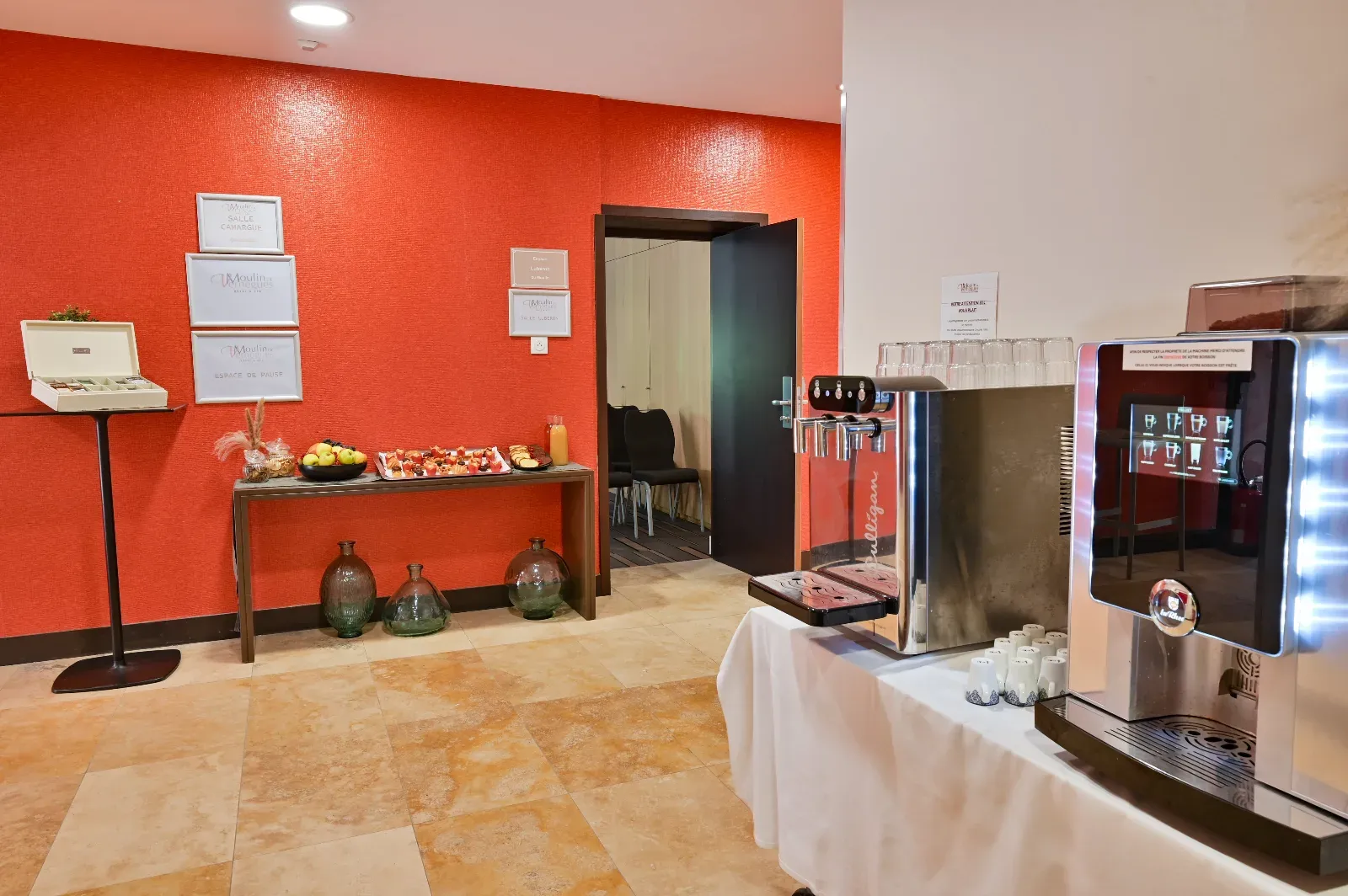 19m² Event Room in Mallemort for Seminars & Team Building