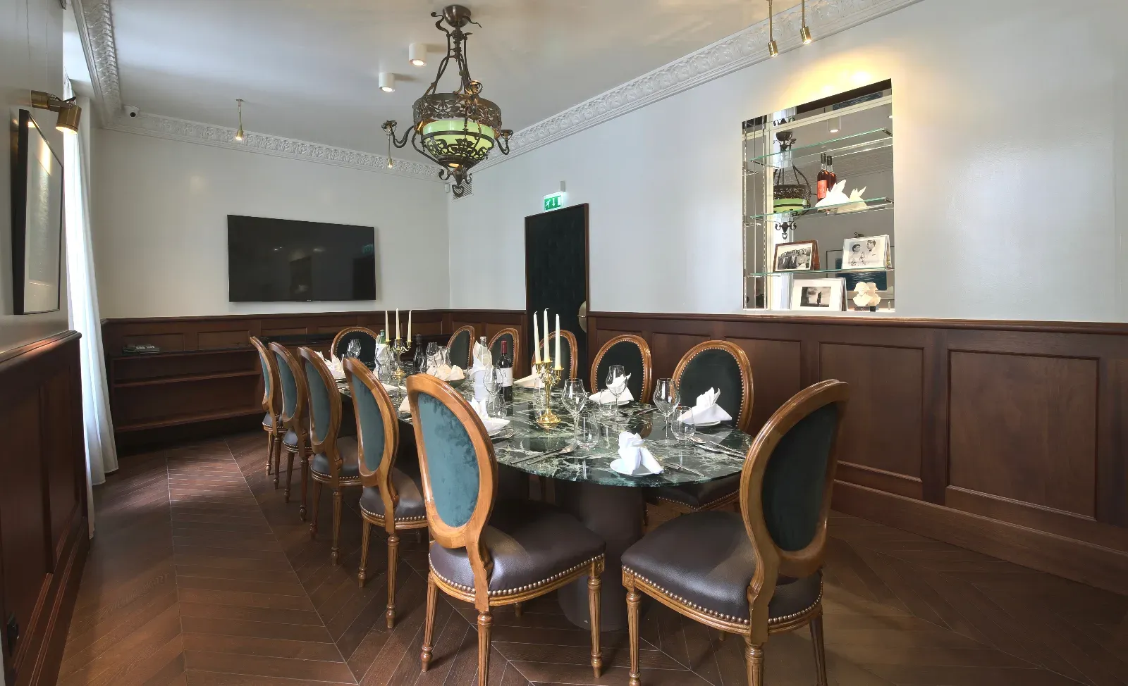 Espace Événementiel Privé Élégant à Paris | Jusqu'à 14 Invités