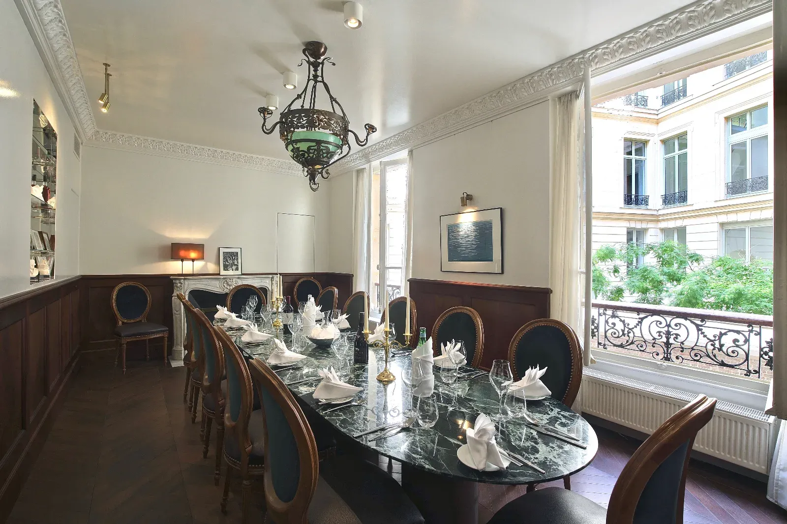 Espace Événementiel Privé Élégant à Paris | Jusqu'à 14 Invités