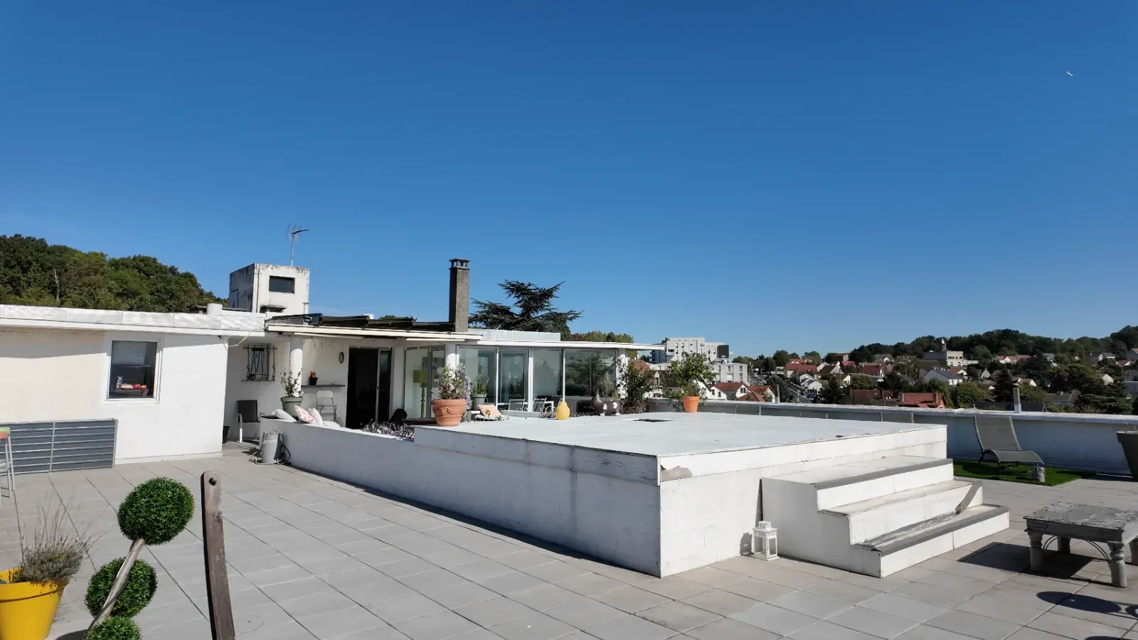 Panoramic Penthouse with 360° Terrace and view over Paris