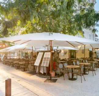 Elegant Cannes Restaurant for Professional Events & Dining