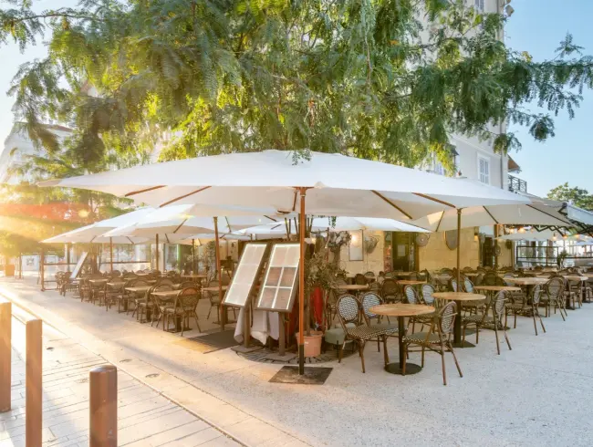 Restaurant Élégant à Cannes pour Événements Professionnels et Dîners