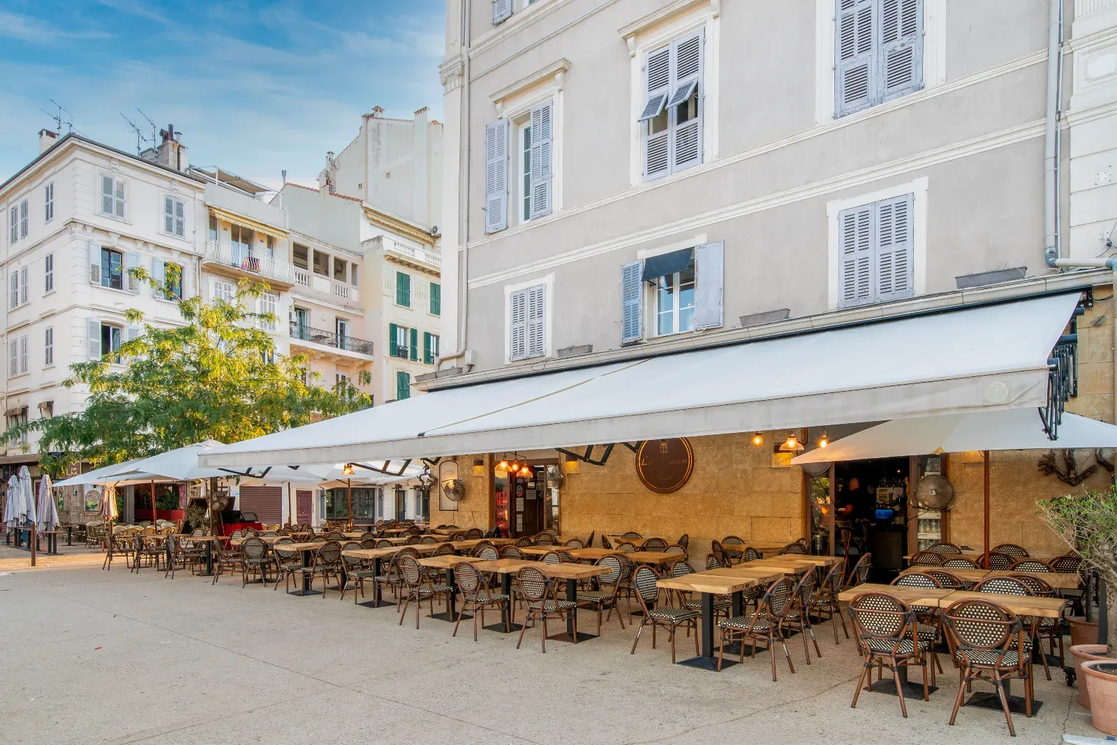 Restaurant Élégant à Cannes pour Événements Professionnels et Dîners