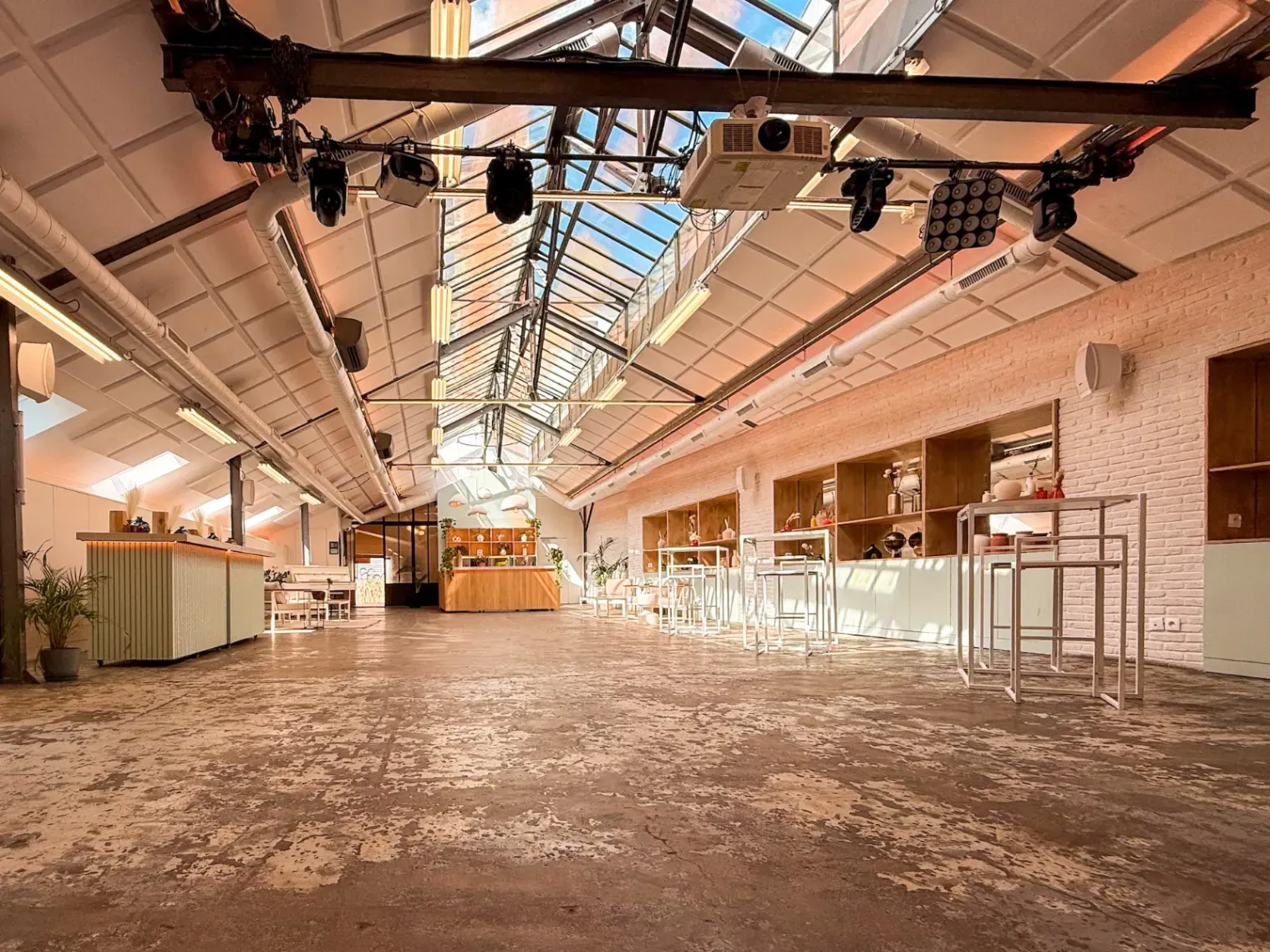 Elegant Glass Venue in Paris for Events & Gatherings