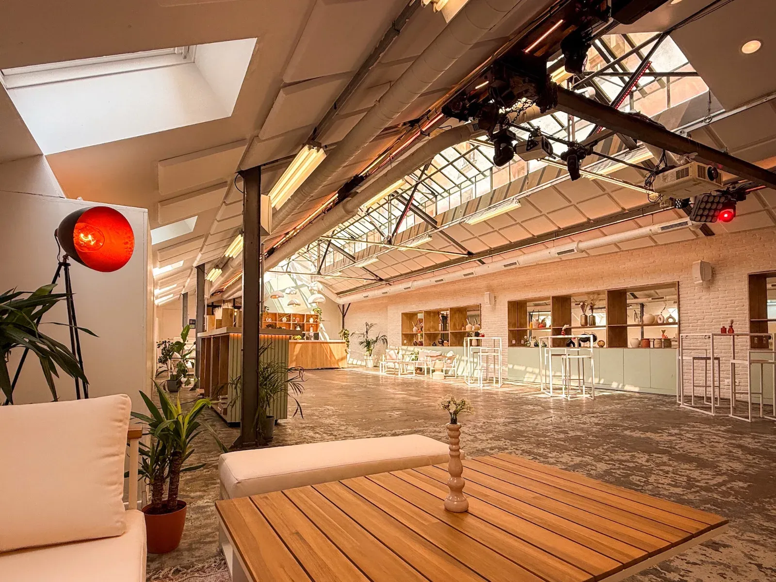  Elegant Glass Venue in Paris for Events & Gatherings