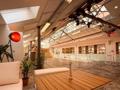 La Verrière : Lieu Élégant Sous Verrière à Paris pour Événements