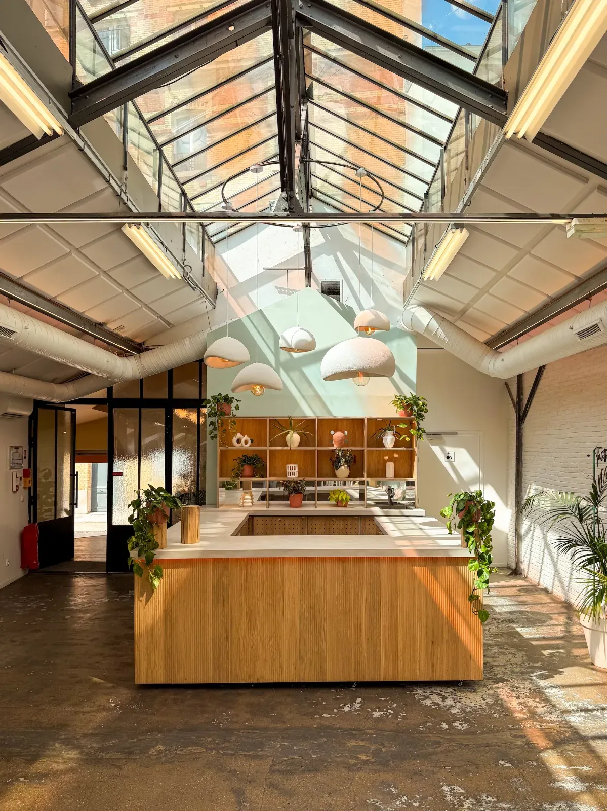  Elegant Glass Venue in Paris for Events & Gatherings