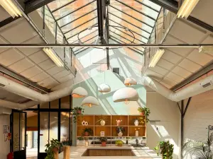 Elegant Glass Venue in Paris for Events & Gatherings