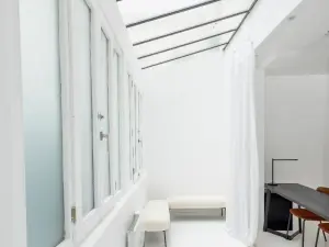 Creative Studio in Paris: Flexible Courtyard Space for Events & Production