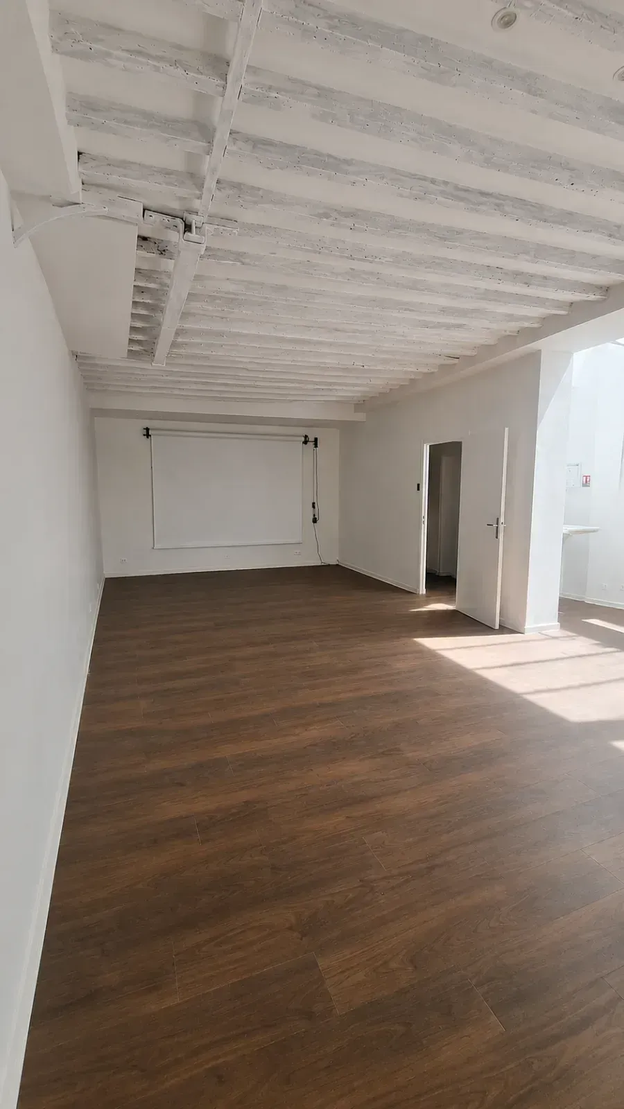 Creative Studio in Paris: Flexible Courtyard Space for Events & Production