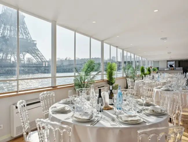 Bateau privé pour événements sur la Seine Lieu unique à Paris