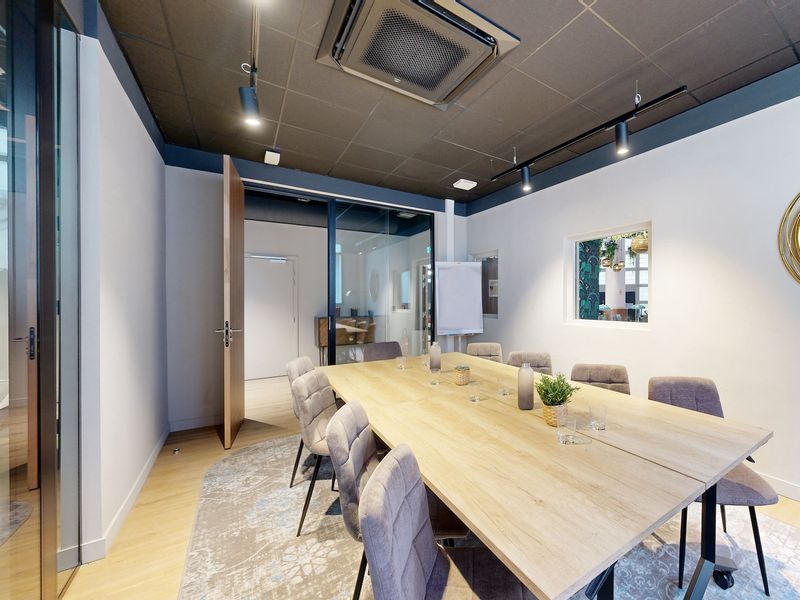 Un espace polyvalent dans le Marais, idéal pour les réunions