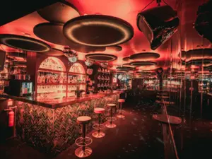 Night Club Cannes: Elegant Cocktail Bar & Event Venue