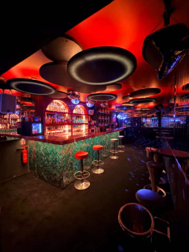 Night Club Cannes: Elegant Cocktail Bar & Event Venue