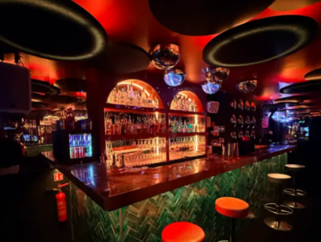 Night Club Cannes: Elegant Cocktail Bar & Event Venue