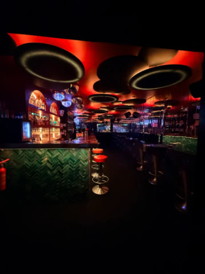 Night Club Cannes: Elegant Cocktail Bar & Event Venue