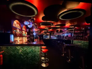 Night Club Cannes: Elegant Cocktail Bar & Event Venue