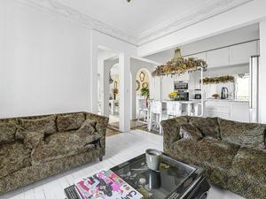 Maison en Meulière Historique avec Bassin Japonais à Villemomble
