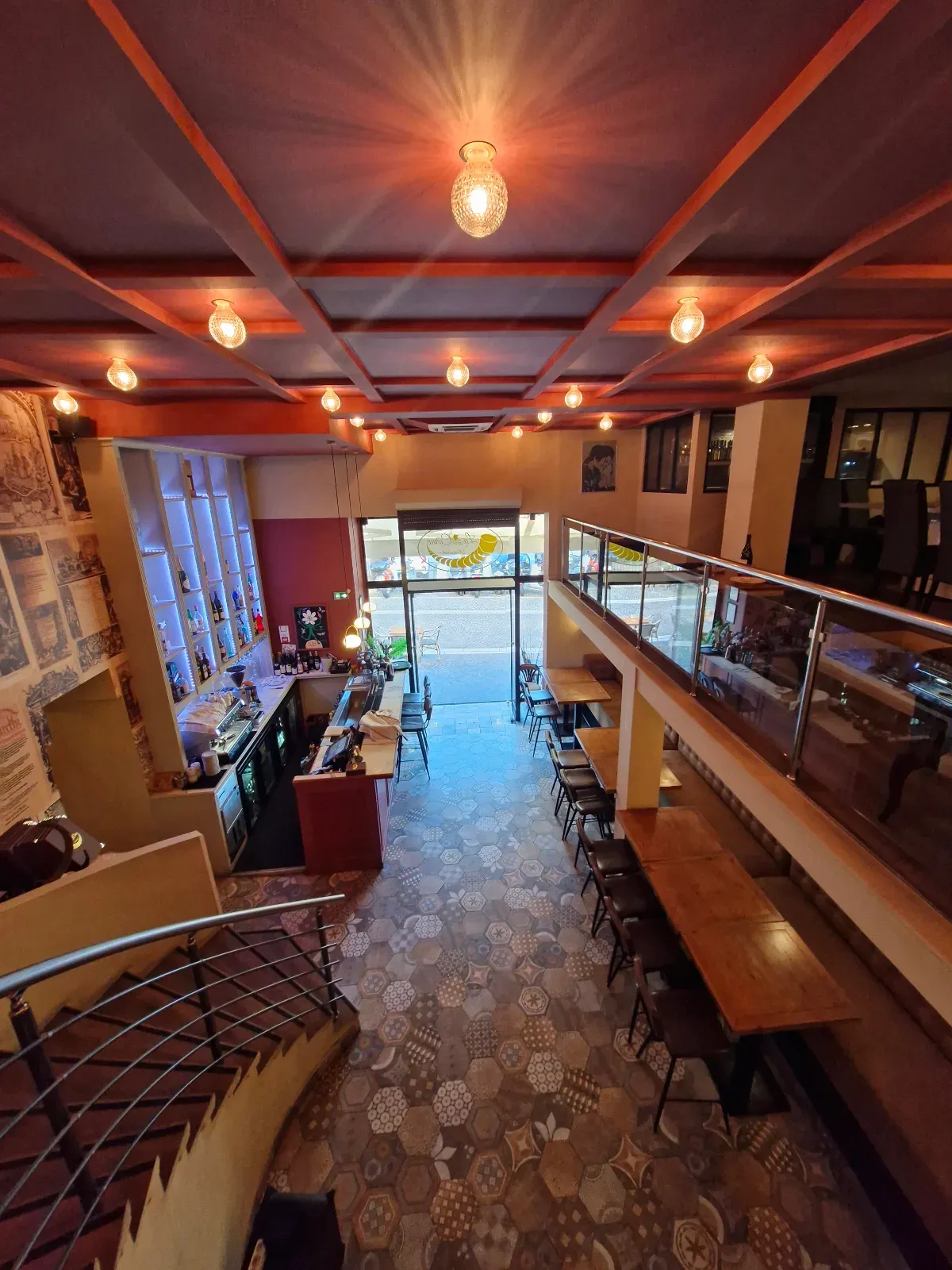 Beautifully Decorated Restaurant Venue for Events in Cannes