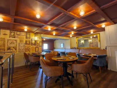 Beautifully Decorated Restaurant Venue for Events in Cannes