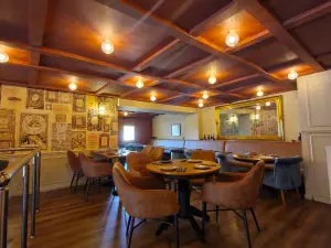 Beautifully Decorated Restaurant Venue for Events in Cannes