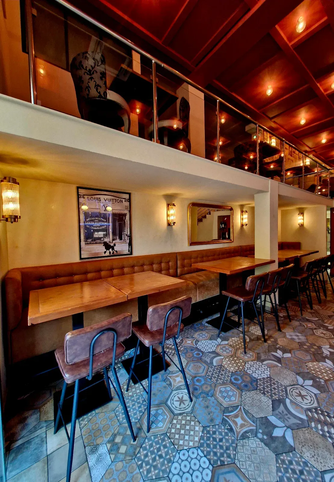 Beautifully Decorated Restaurant Venue for Events in Cannes