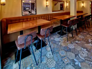 Beautifully Decorated Restaurant Venue for Events in Cannes