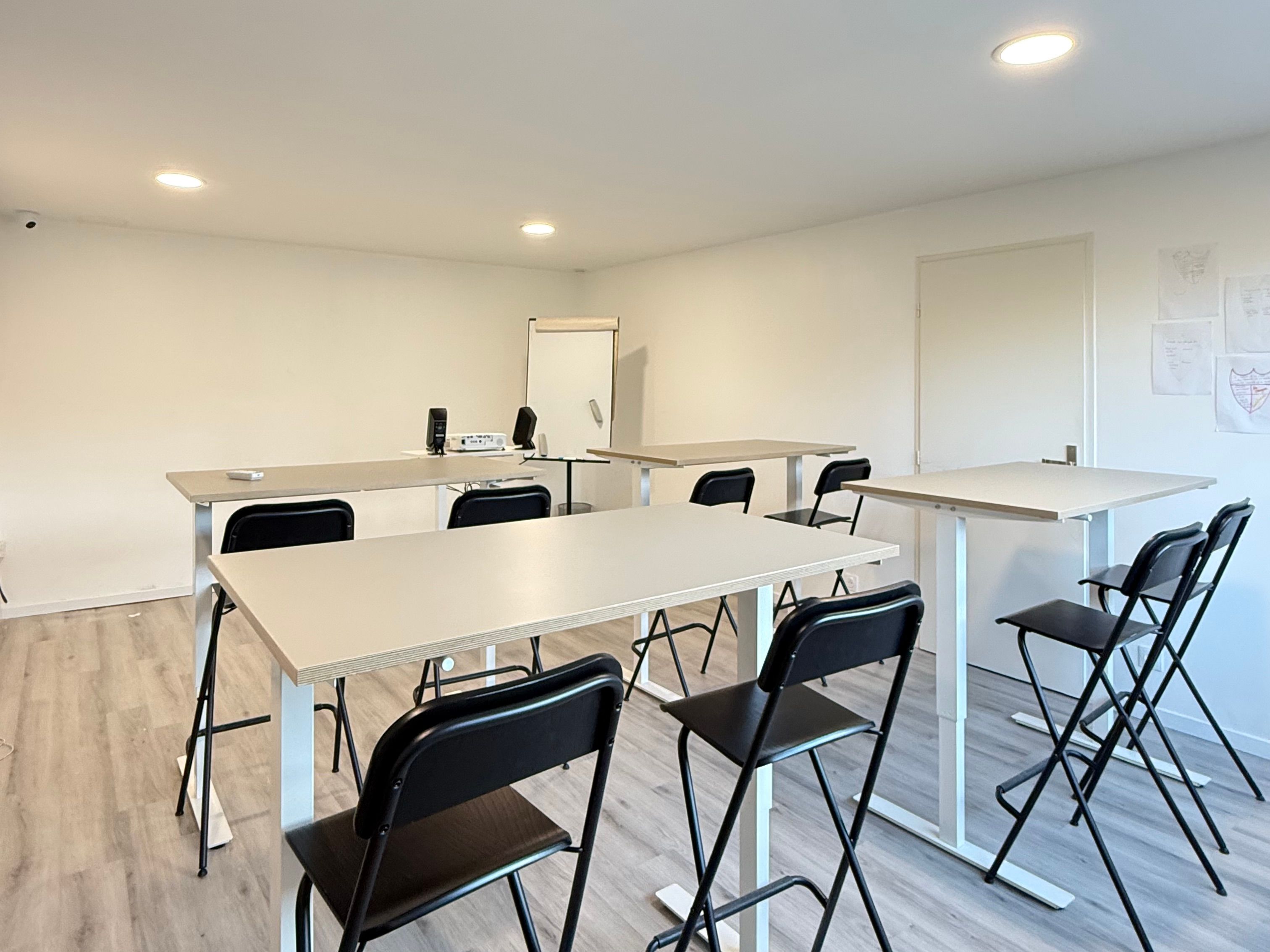 Salle de réunion spacieuse à louer à Lormont | Jusqu'à 15 personnes