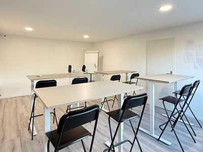 Spacious Meeting Room for Rent in Lormont | Up to 15 People
