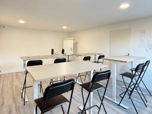 Salle de réunion spacieuse à louer à Lormont | Jusqu'à 15 personnes