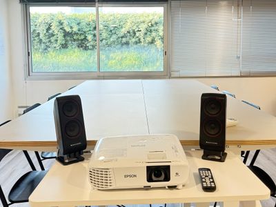 Spacious Meeting Room for Rent in Lormont | Up to 15 People