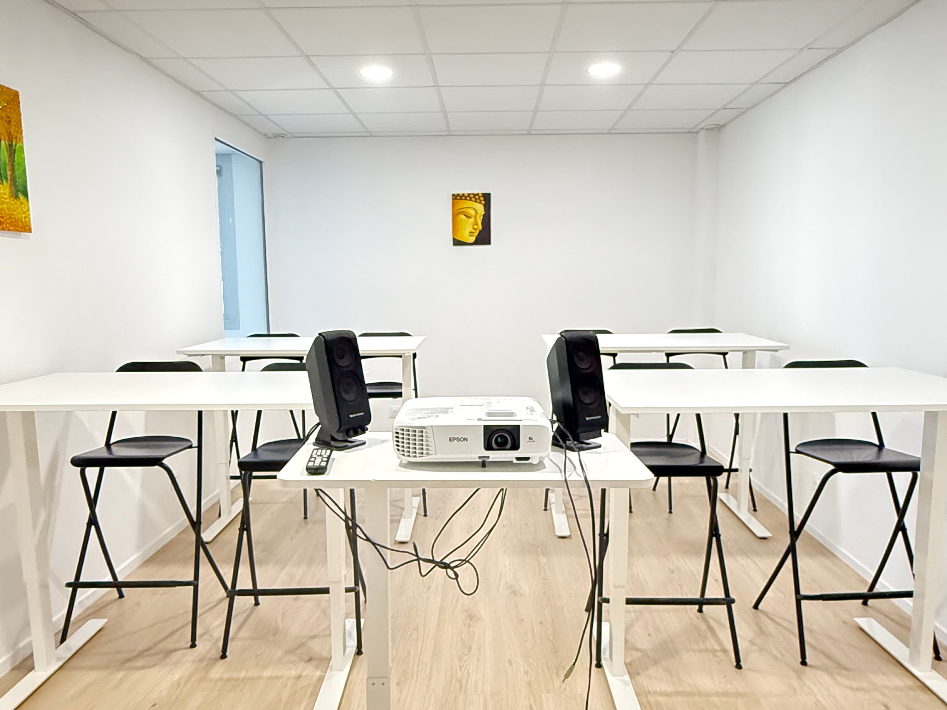 Modern Meeting Room for 15 in Lormont | Native Spaces