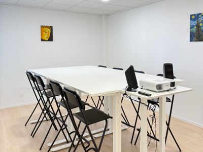 Modern Meeting Room for 15 in Lormont | Native Spaces