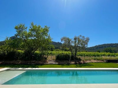 Villa Provençale Moderne pour Événements au Milieu des Vignes