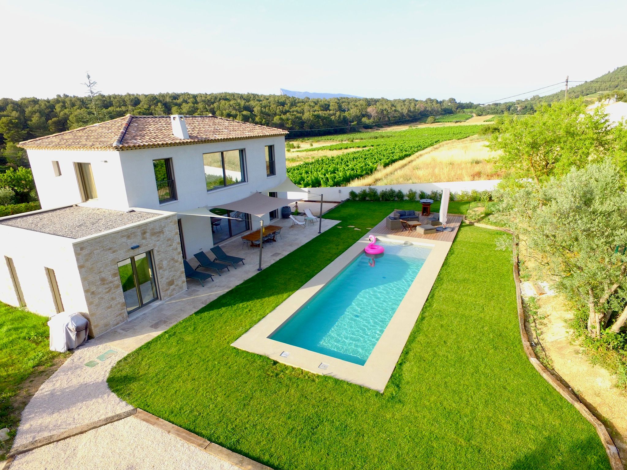 Villa Provençale Moderne pour Événements au Milieu des Vignes
