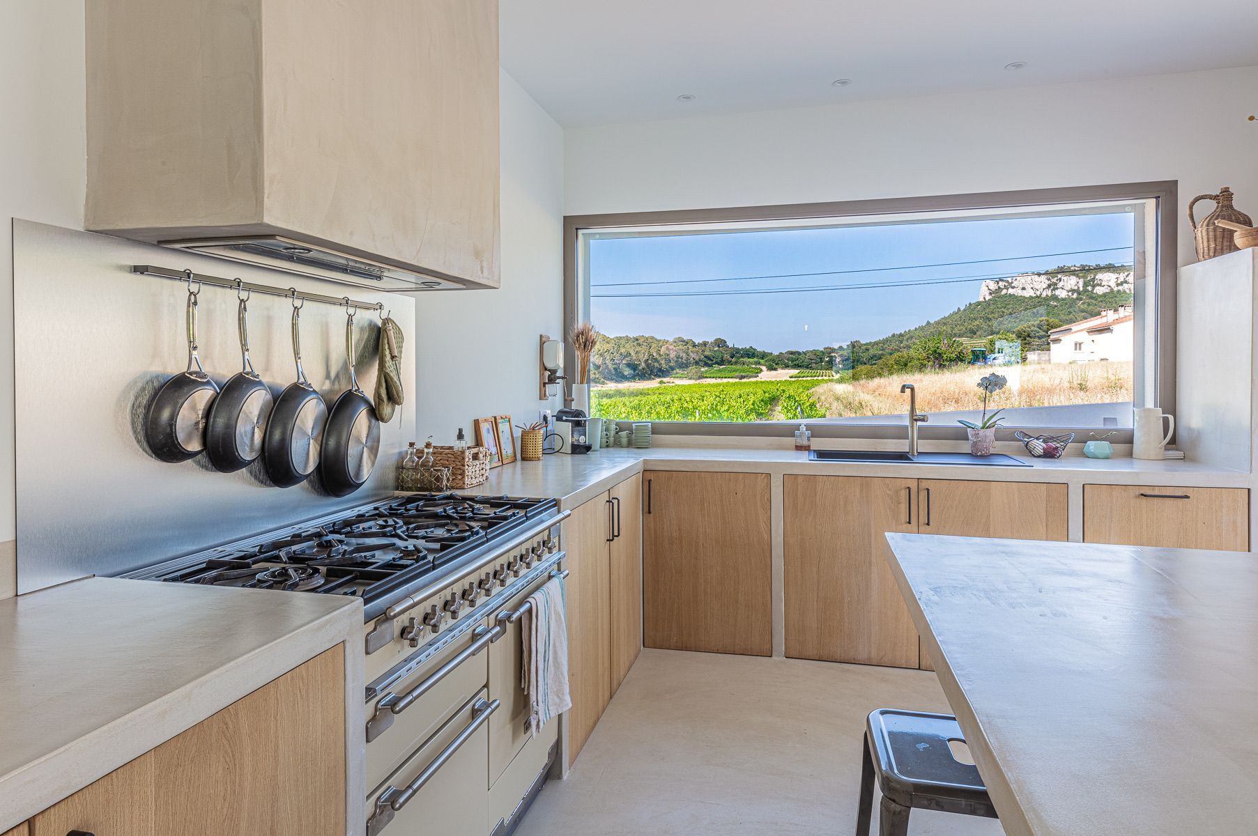Villa Provençale Moderne pour Événements au Milieu des Vignes