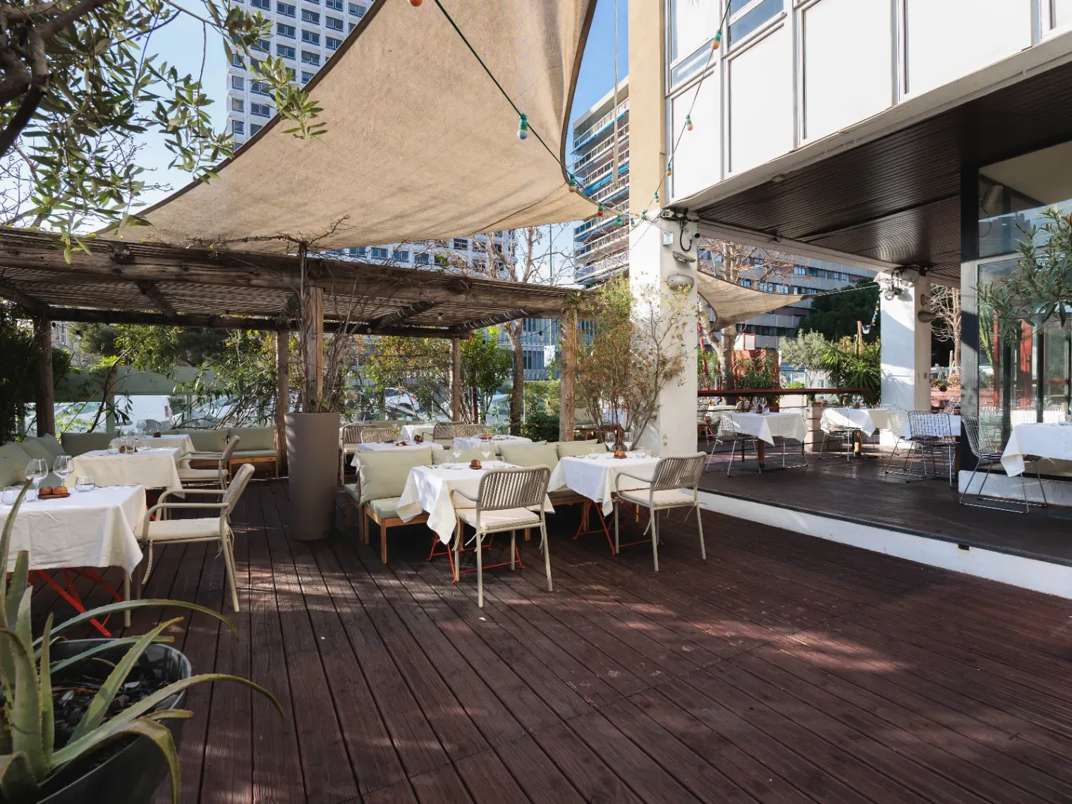 Elegant Marseille Restaurant with Terrace for Events & Catering