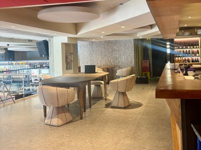 Elegant Marseille Restaurant with Terrace for Events & Catering