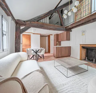 Charming 3-Room Parisian Flat for Events in the 7th arrondissement