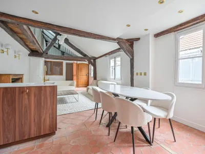 Charming 3-Room Parisian Flat for Events in the 7th arrondissement