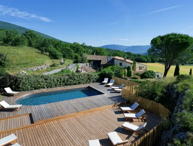 Authentic Provencal Mas with Heated Pool & Mountain Views