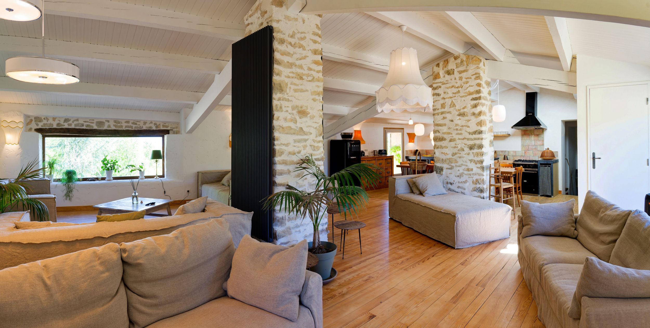 Authentic Provencal Mas with Heated Pool & Mountain Views
