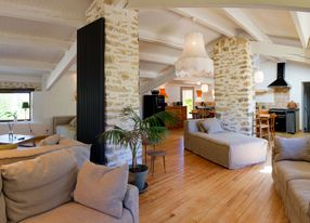 Authentic Provencal Mas with Heated Pool & Mountain Views