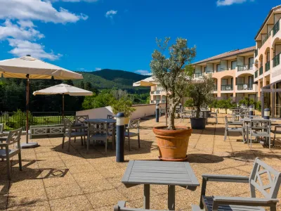 Luxury Hotel & Event Venue in Drome Provençale - 40-Hectare Park