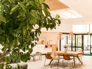 Luxury Hotel & Event Venue in Drome Provençale - 40-Hectare Park