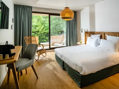 Luxury Hotel & Event Venue in Drome Provençale - 40-Hectare Park