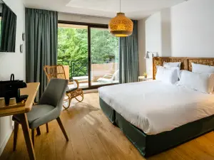 Luxury Hotel & Event Venue in Drome Provençale - 40-Hectare Park