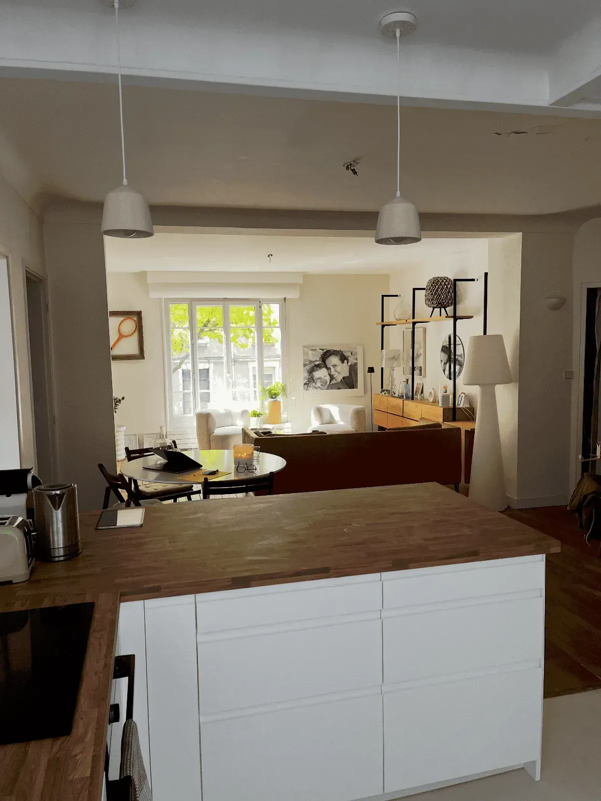 Elegant Light-Filled Apartment for Events & Productions in Nantes