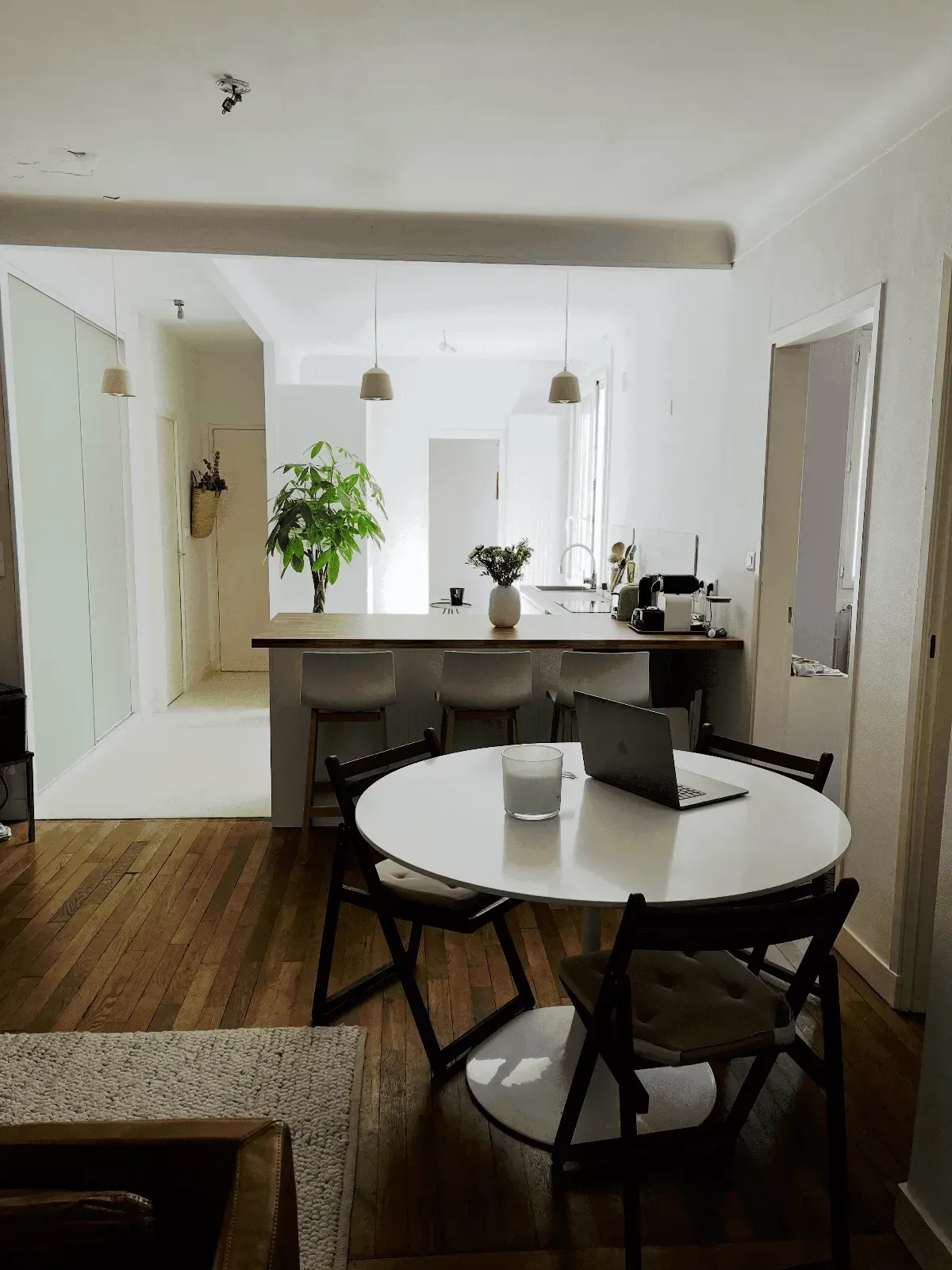 Elegant Light-Filled Apartment for Events & Productions in Nantes
